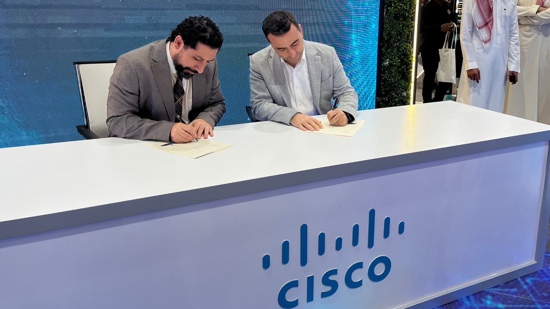 IPERA and TechFlipp Join Forces in MEA Region as Cisco Partners